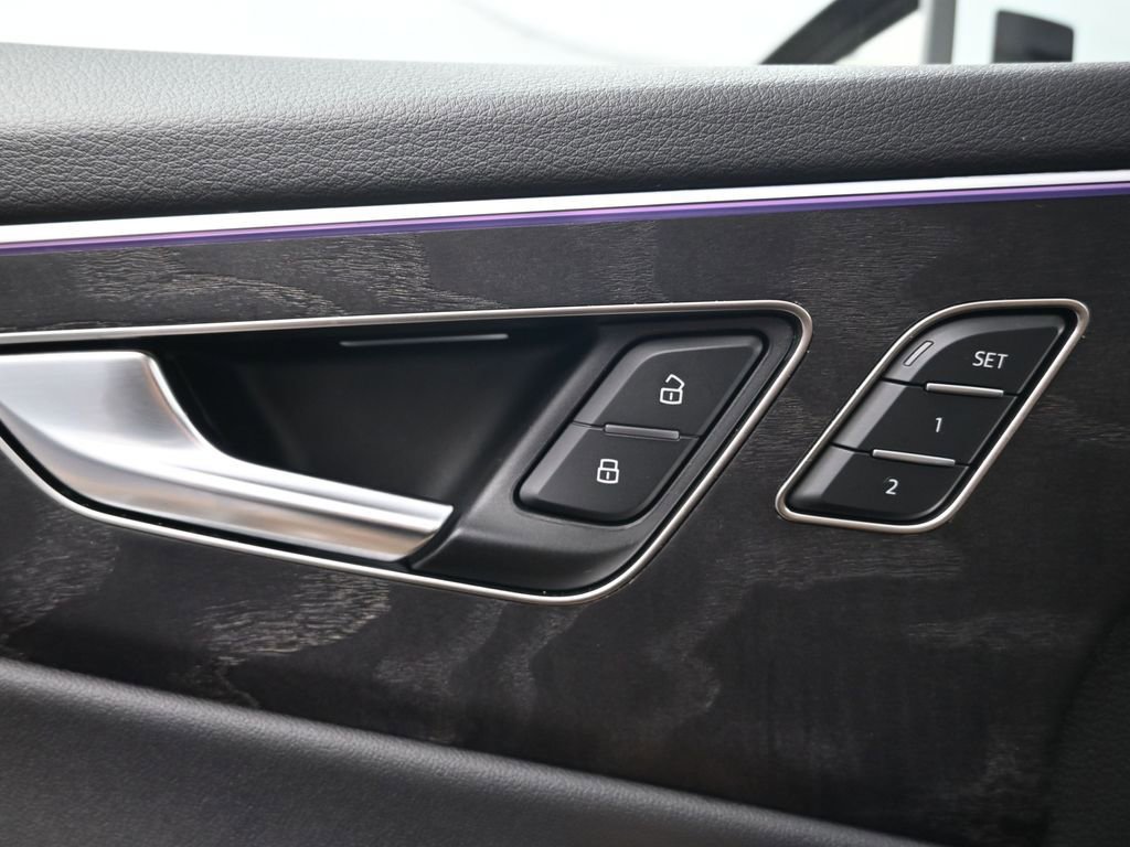 Used 2025 Audi Q8 Premium Plus AWD/4WD image 17