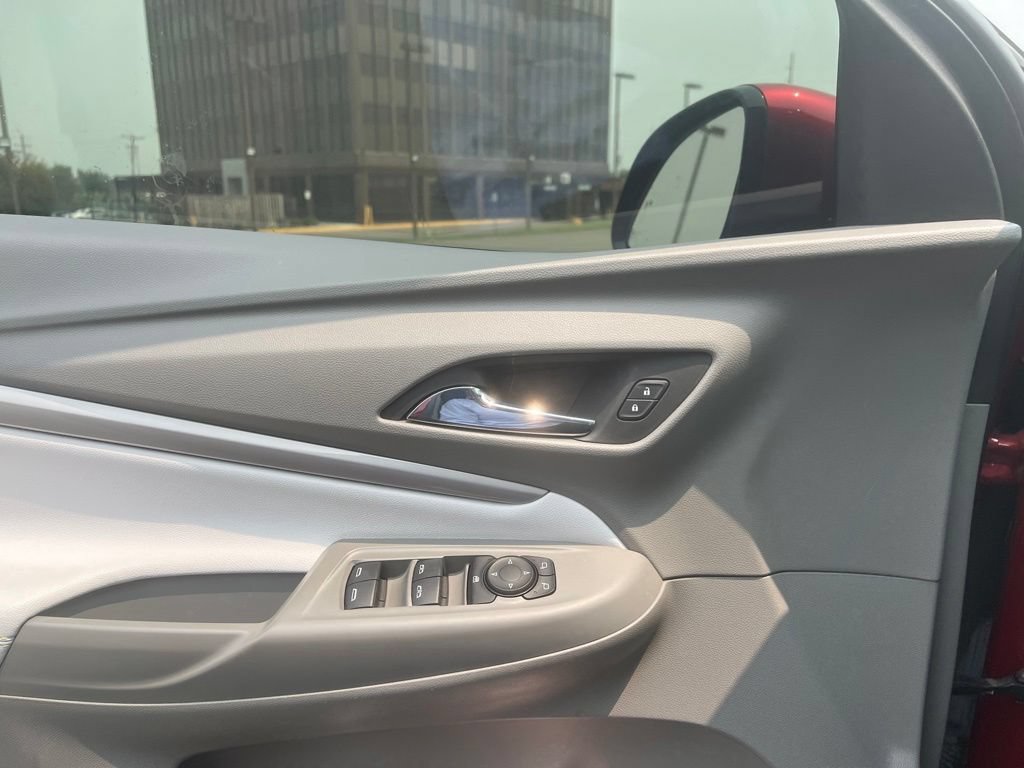 Used 2022 Chevrolet Bolt EUV Premier w/ Sun & Sound Package FWD image 8
