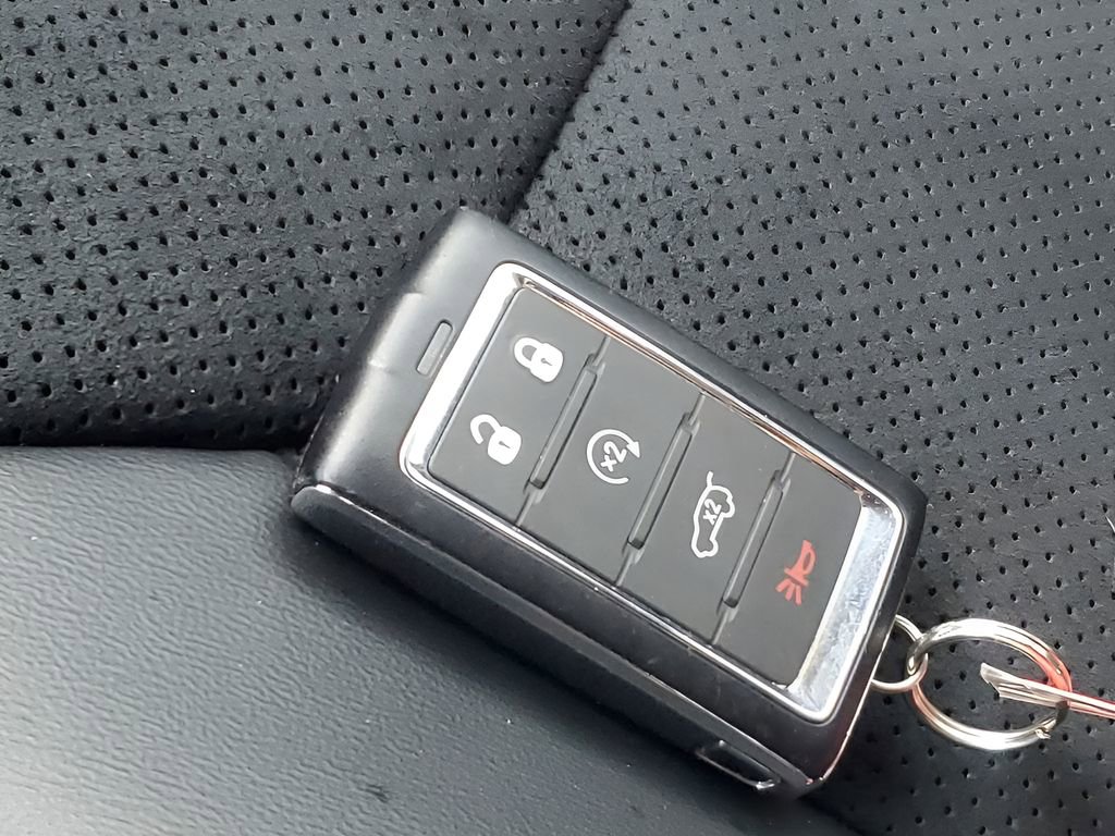 Used 2025 Jeep Grand Cherokee L Laredo image 38