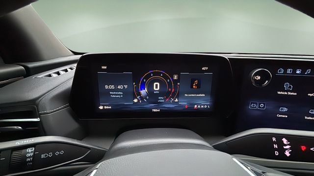 Used 2026 Chevrolet Traverse LT w/ Driver Confidence Package image 15