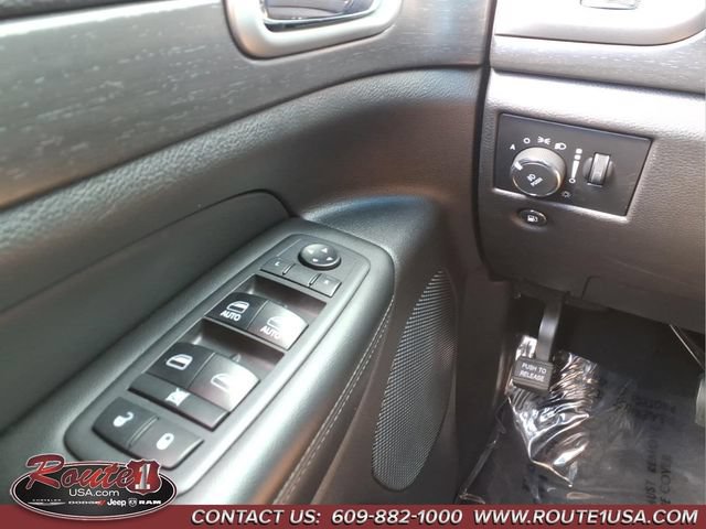 Used 2018 Jeep Grand Cherokee Altitude AWD/4WD image 27