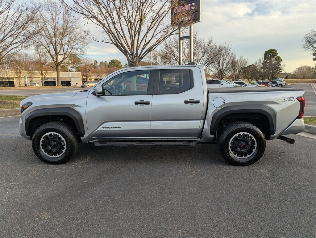 Used 2024 Toyota Tacoma TRD Off-Road image 5