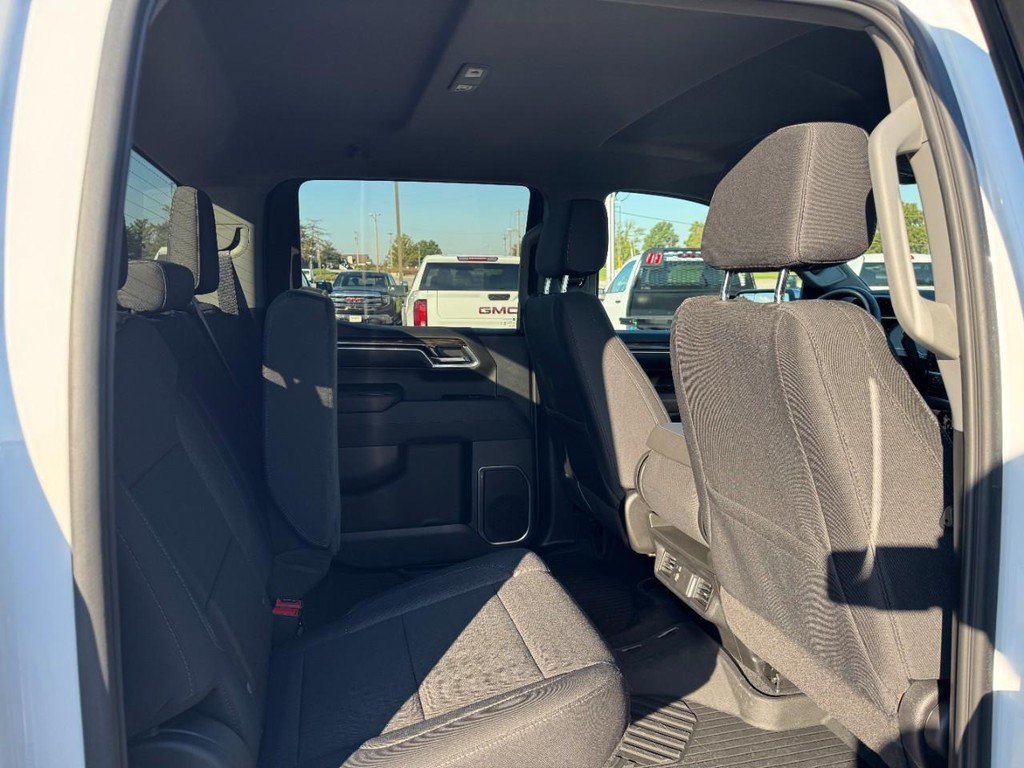 Certified 2024 Chevrolet Silverado 1500 LT AWD/4WD image 10