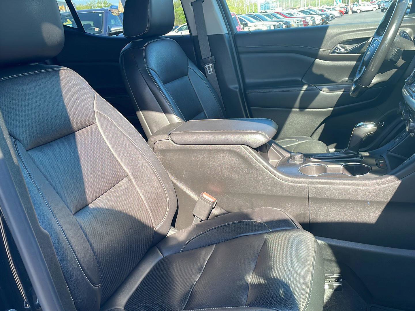 Used 2019 GMC Acadia SLT FWD image 30