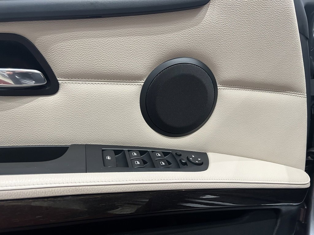 Used 2013 BMW 335i Convertible image 69