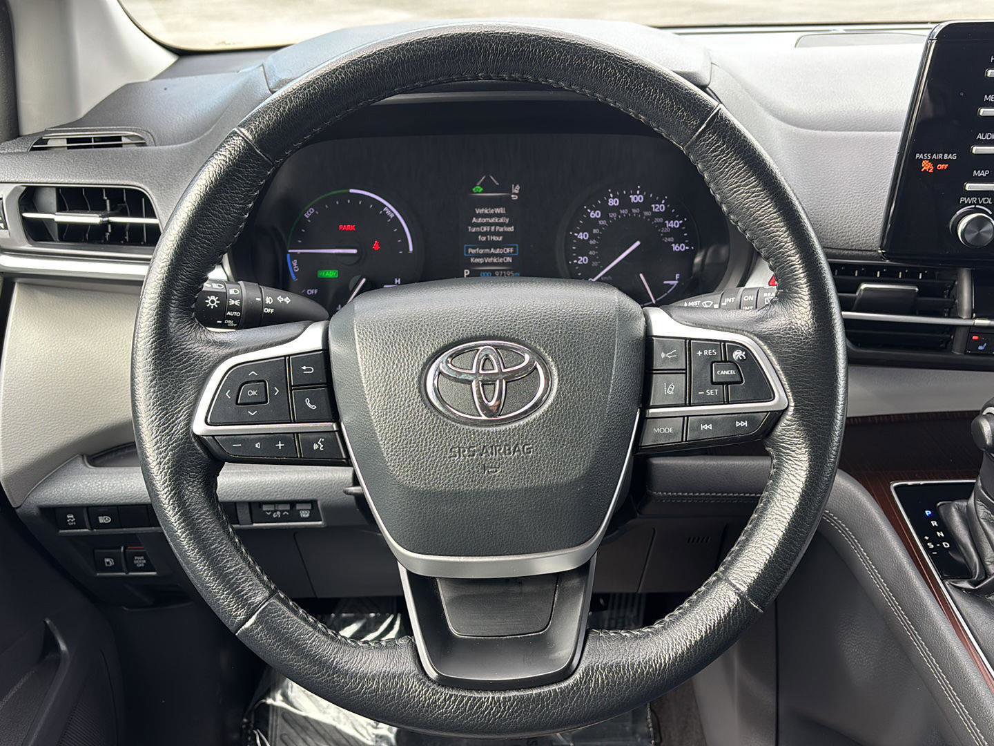 Used 2021 Toyota Sienna XLE FWD image 30