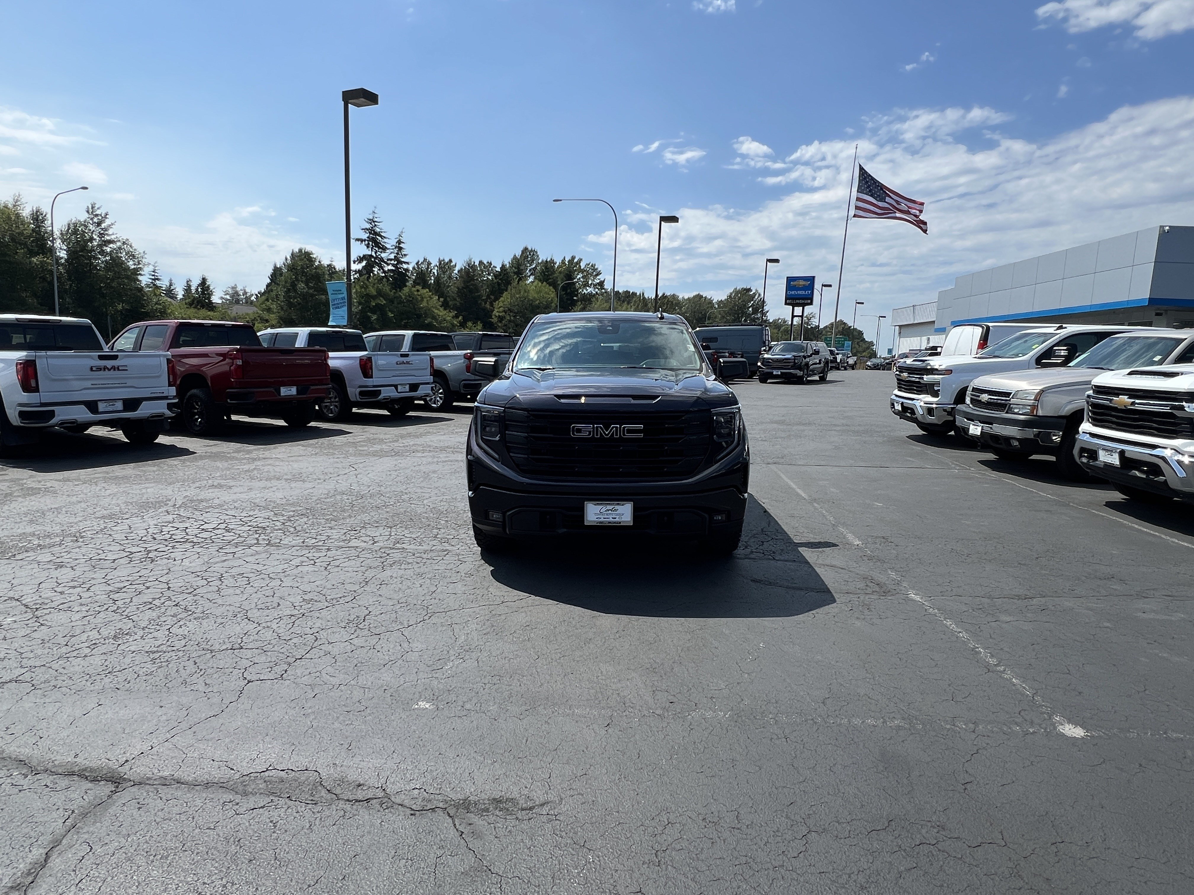 Used 2022 GMC Sierra 1500 Elevation w/ LPO, Elevation Black Package AWD/4WD image 2