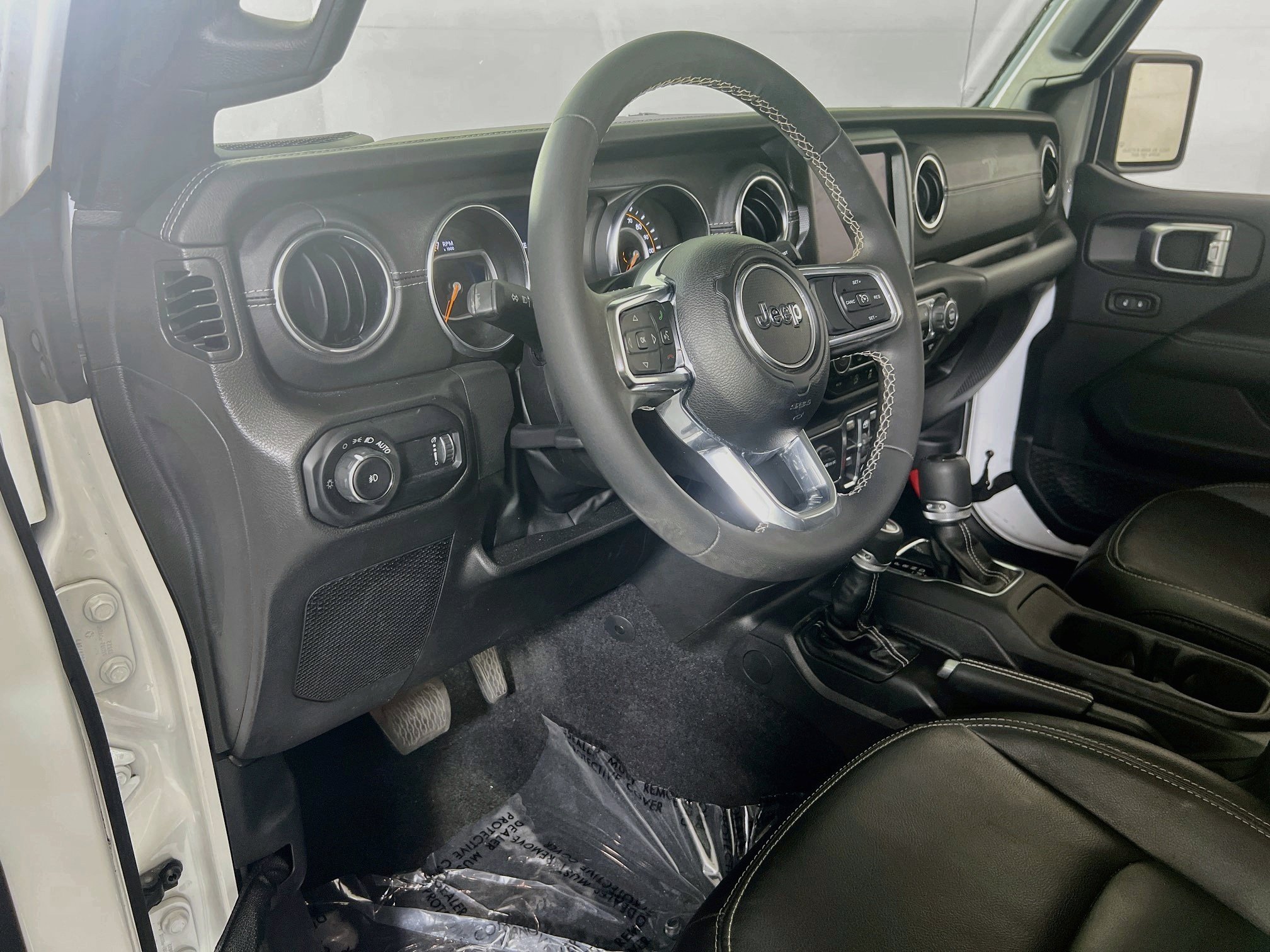 Used 2023 Jeep Wrangler Unlimited Sahara AWD/4WD image 9