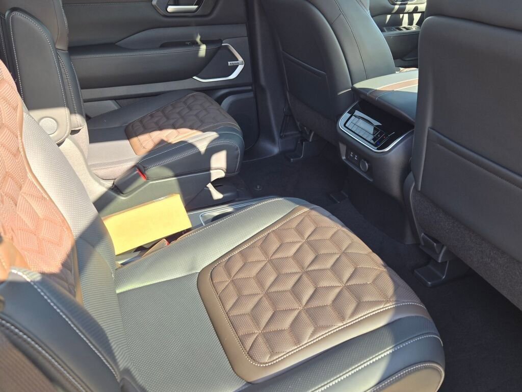 New 2026 Nissan Armada Platinum Reserve w/ Accent Package image 12