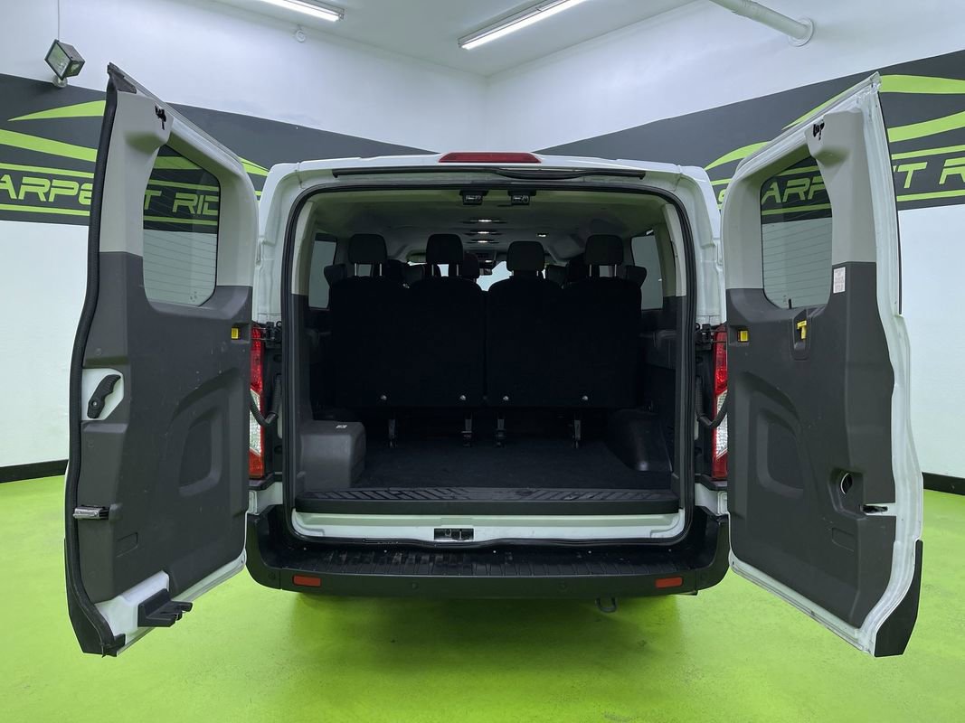 Used 2023 Ford Transit 350 XLT image 9