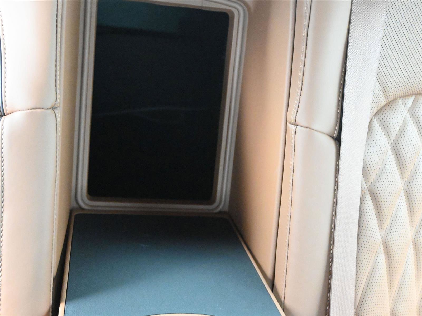 Used 2021 Genesis G90 3.3T Premium image 11