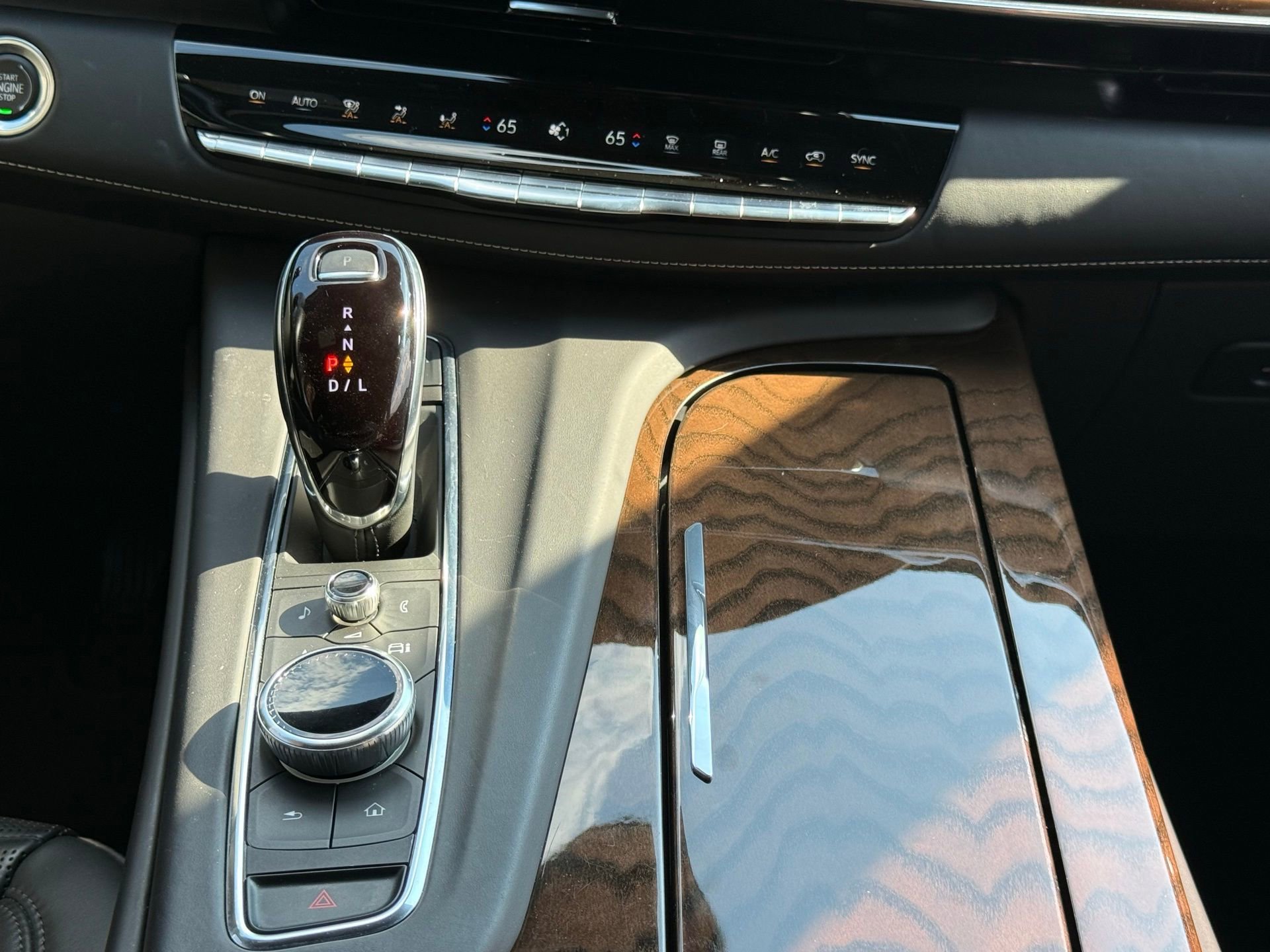 Used 2023 Cadillac Escalade Sport Platinum RWD image 38