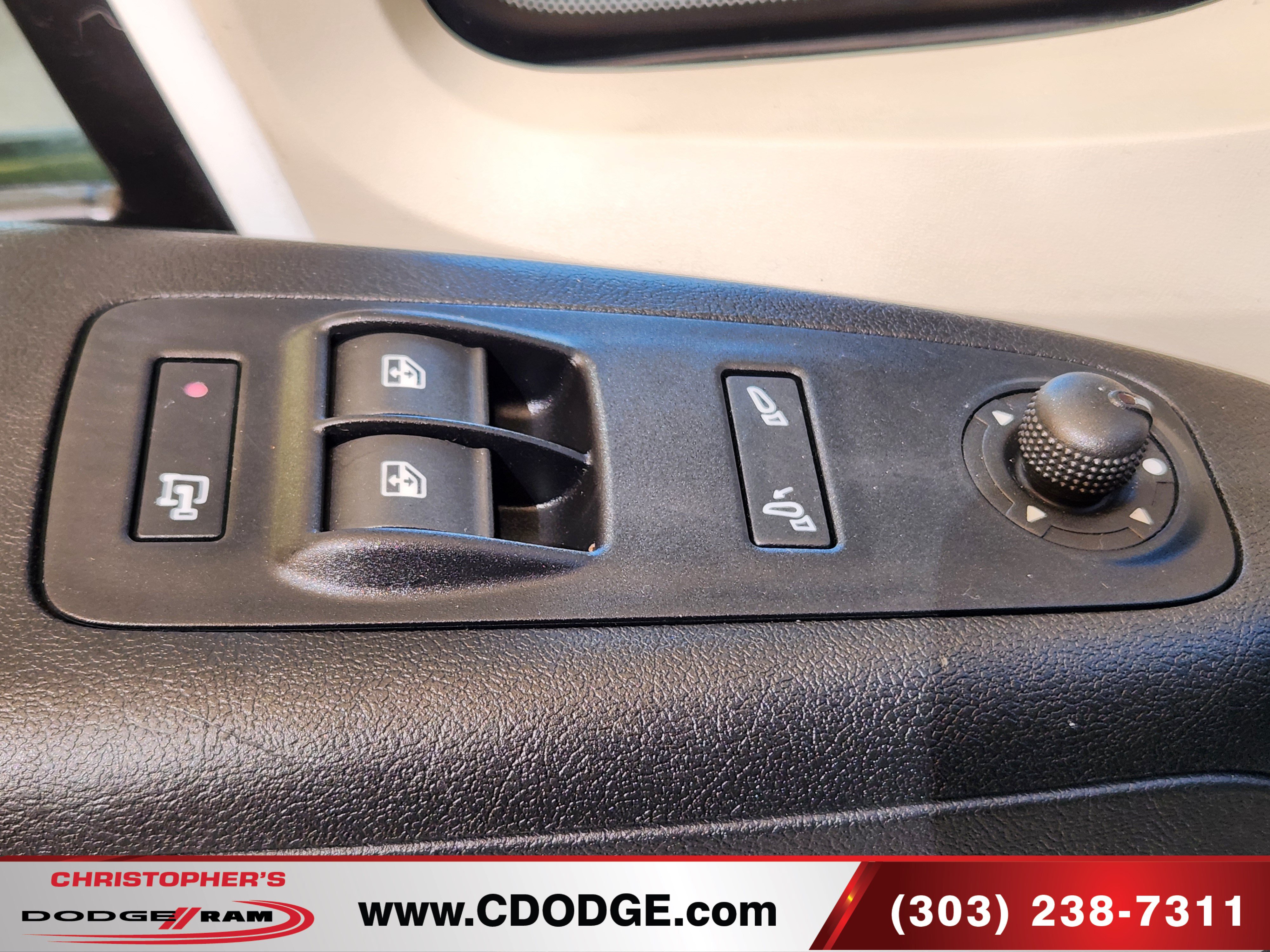 Used 2017 RAM ProMaster 2500 w/ Premium Appearance Group FWD image 14