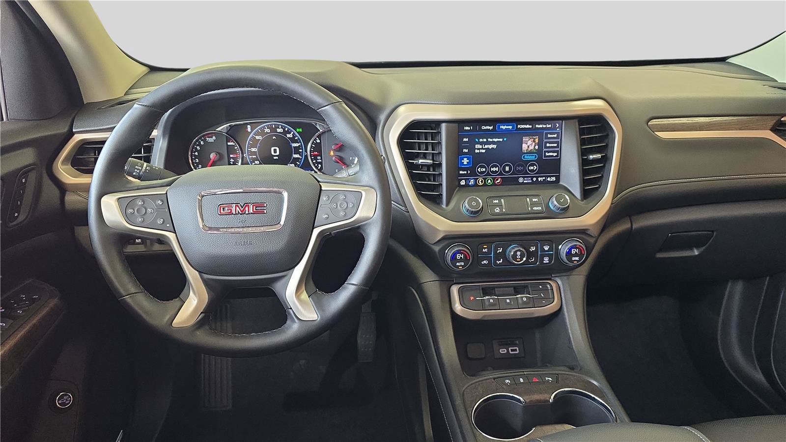 Used 2023 GMC Acadia Denali w/ Denali Ultimate Package AWD/4WD image 9