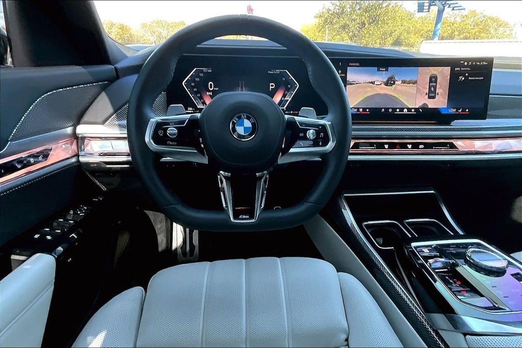 Used 2023 BMW 740i image 8