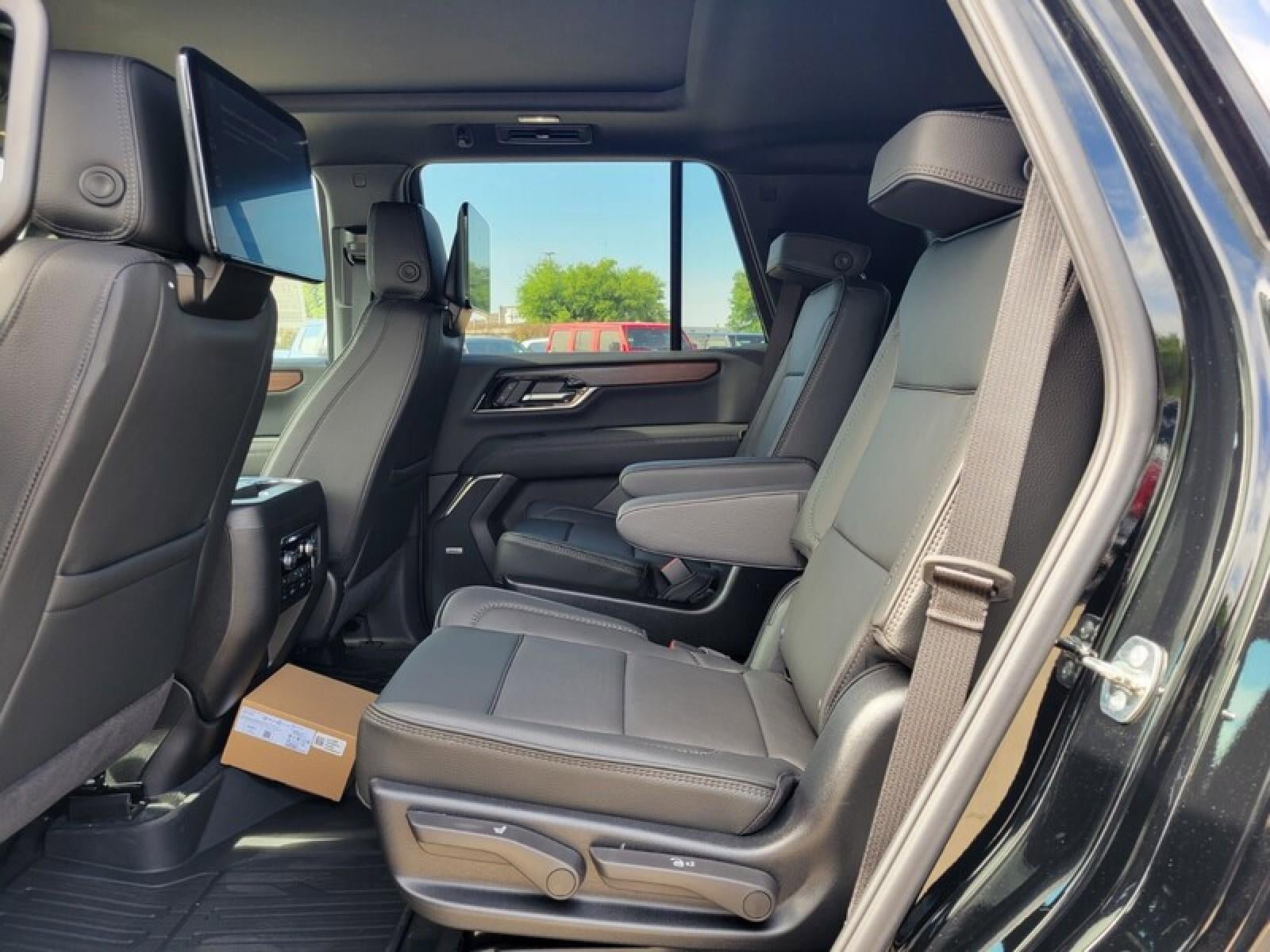 New 2026 GMC Yukon Denali w/ Denali Reserve Package RWD image 29