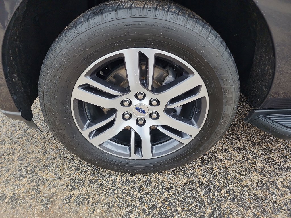 Used 2024 Ford Expedition Limited AWD/4WD image 11