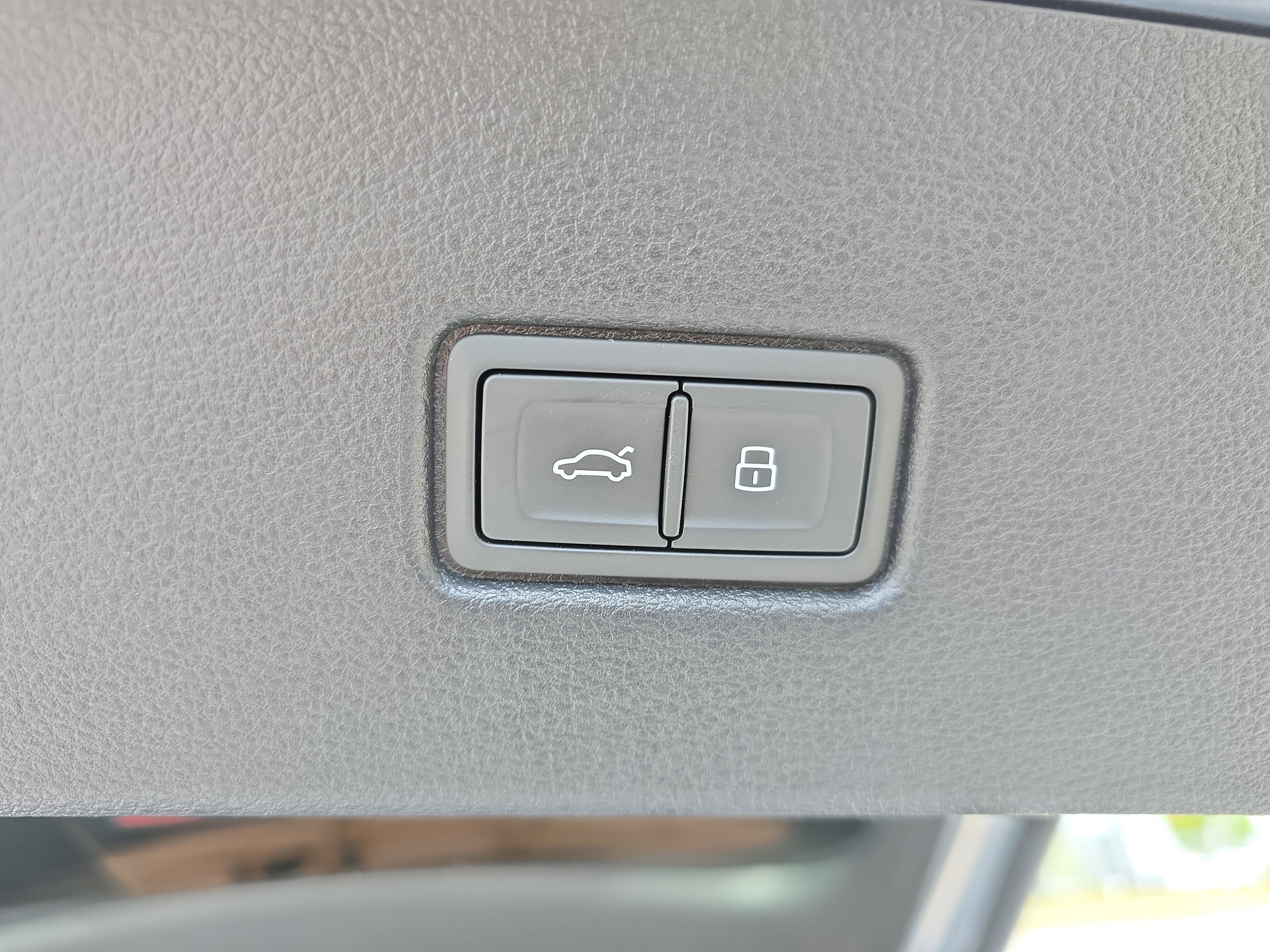 Used 2025 Audi Q5 Prestige w/ Prestige Package image 13