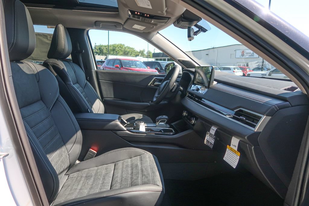 New 2026 Mitsubishi Outlander SE FWD image 18