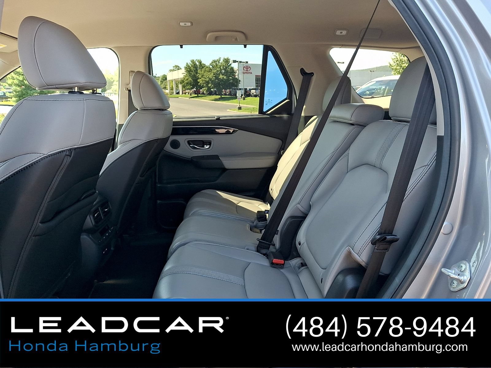 Used 2025 Honda Pilot EX-L image 11