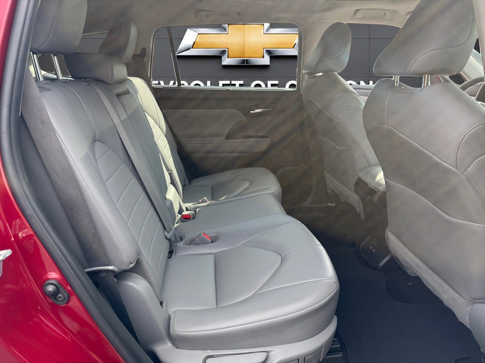 Used 2021 Toyota Highlander XLE FWD image 15