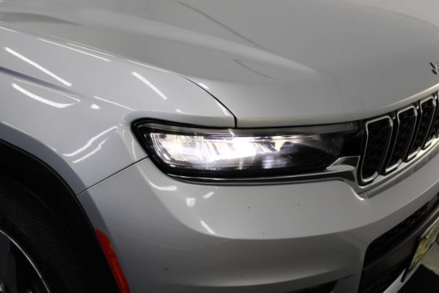 Used 2021 Jeep Grand Cherokee L Limited AWD/4WD image 29