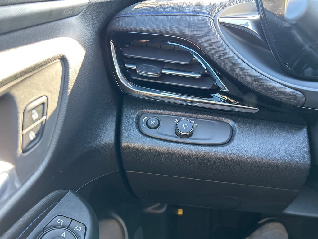 New 2026 Buick Envista Sport Touring FWD image 19