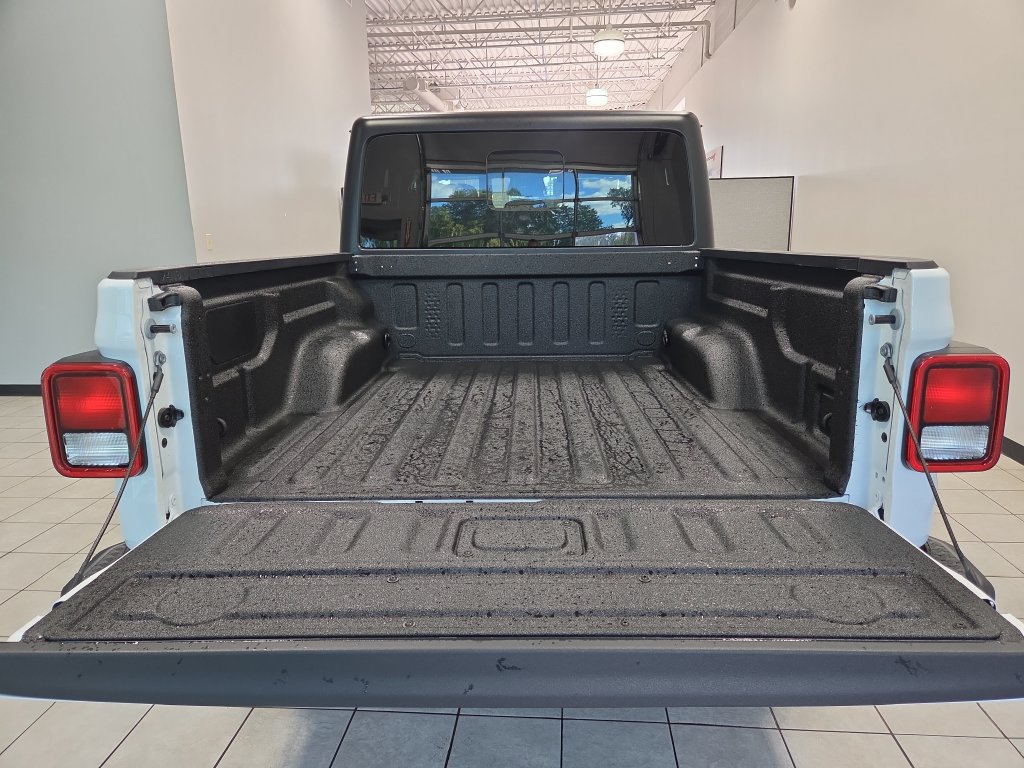 New 2027 Jeep Gladiator Sport AWD/4WD image 9