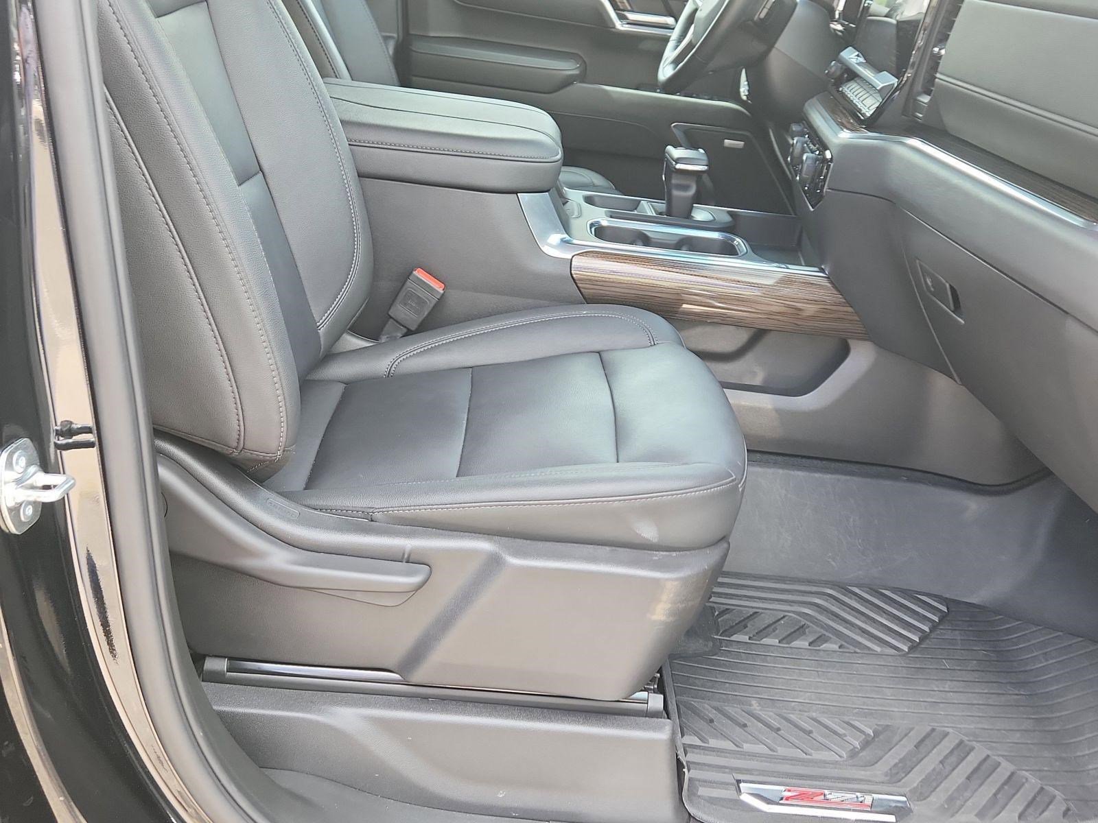 Used 2025 Chevrolet Silverado 1500 LT Trail Boss w/ Convenience Package II AWD/4WD image 18