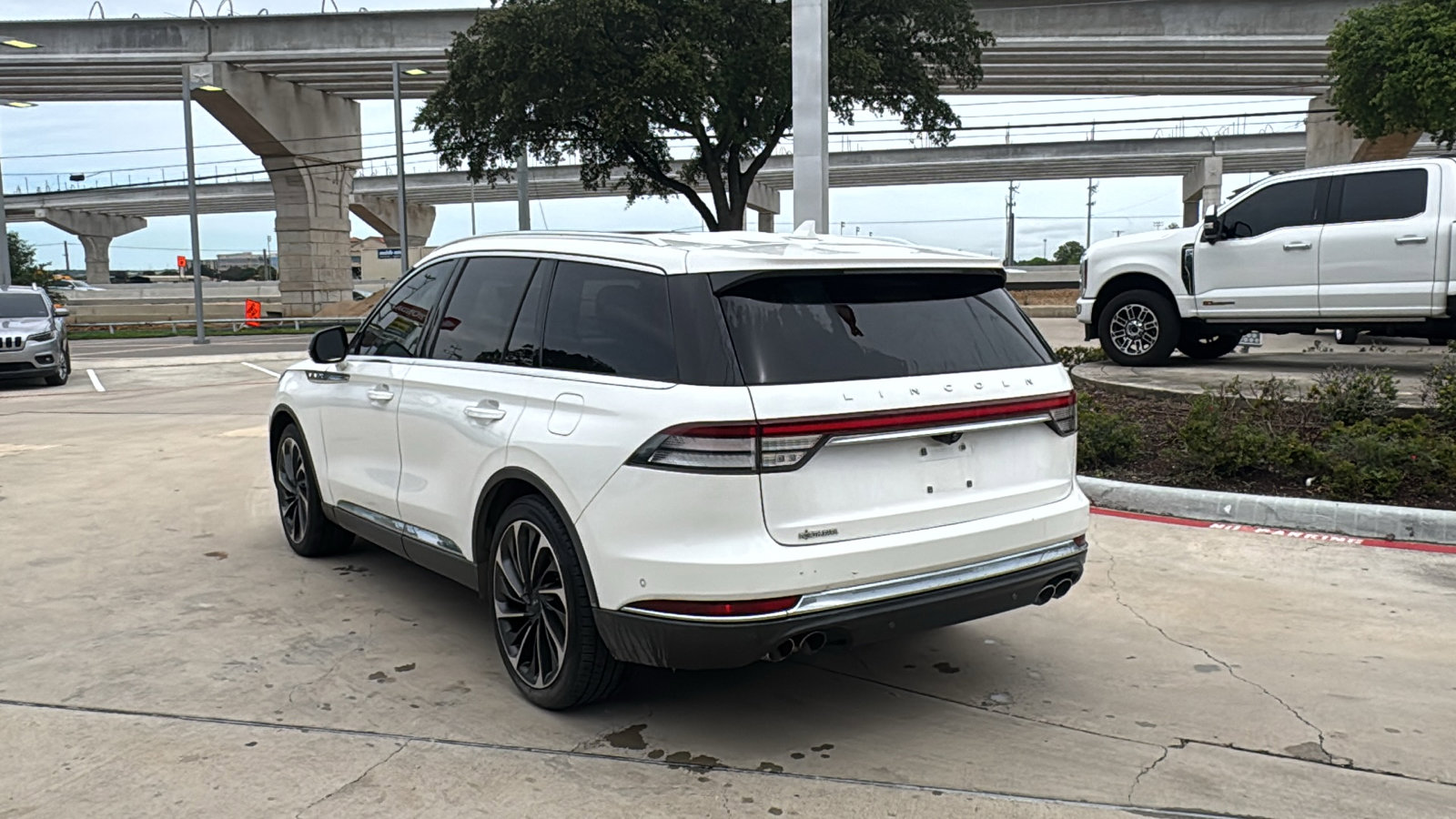 Used 2020 Lincoln Aviator Reserve w/ Equipment Group 201A RWD image 5