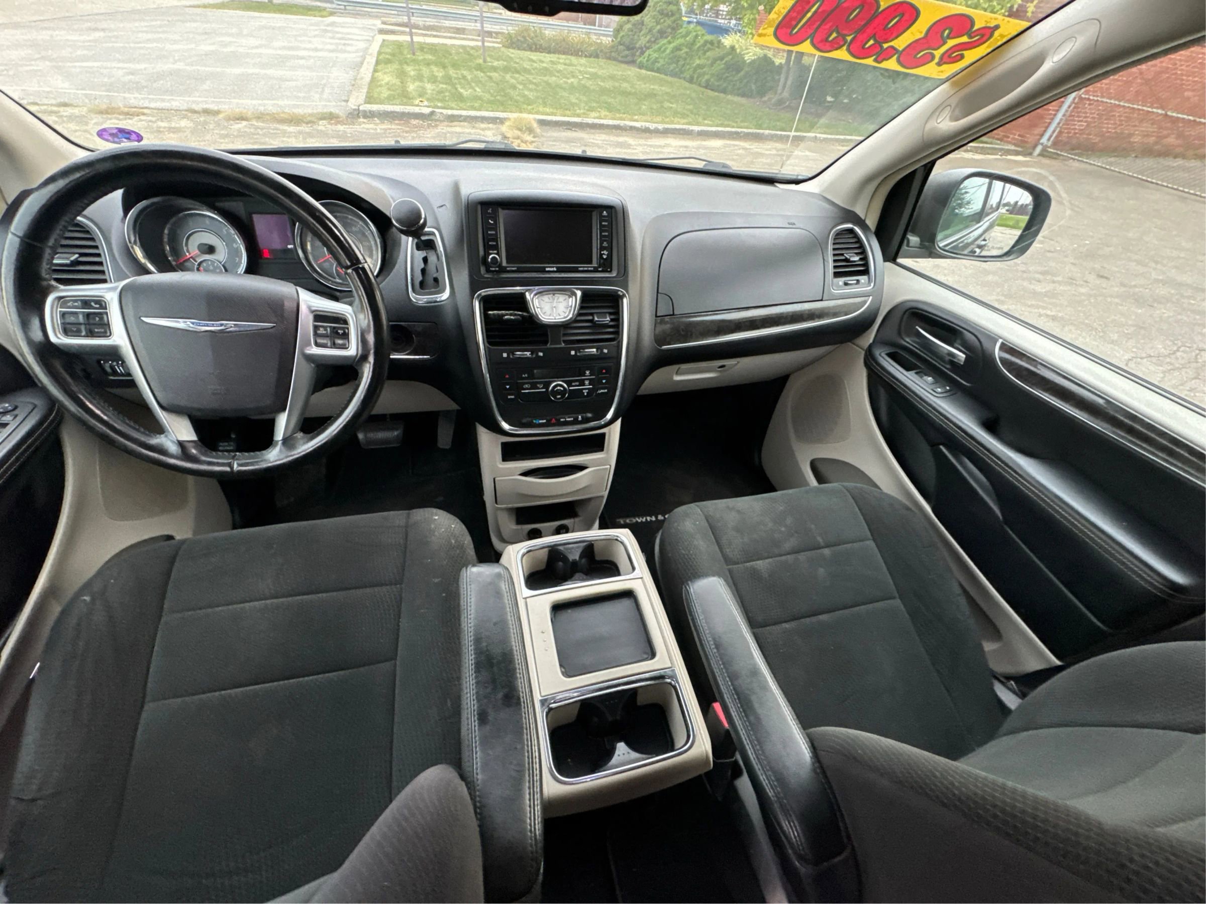 Used 2012 Chrysler Town & Country Touring image 25