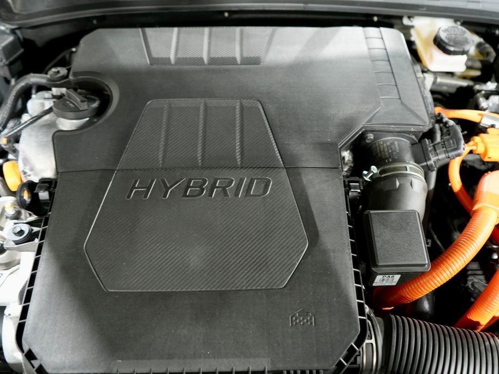 Used 2025 Hyundai Elantra SEL image 12