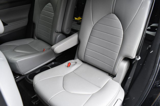 Used 2023 Toyota Highlander XLE AWD/4WD image 23