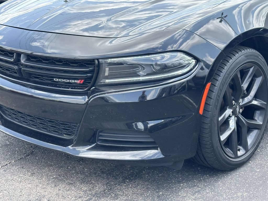 Used 2022 Dodge Charger SXT w/ Blacktop Package RWD image 8