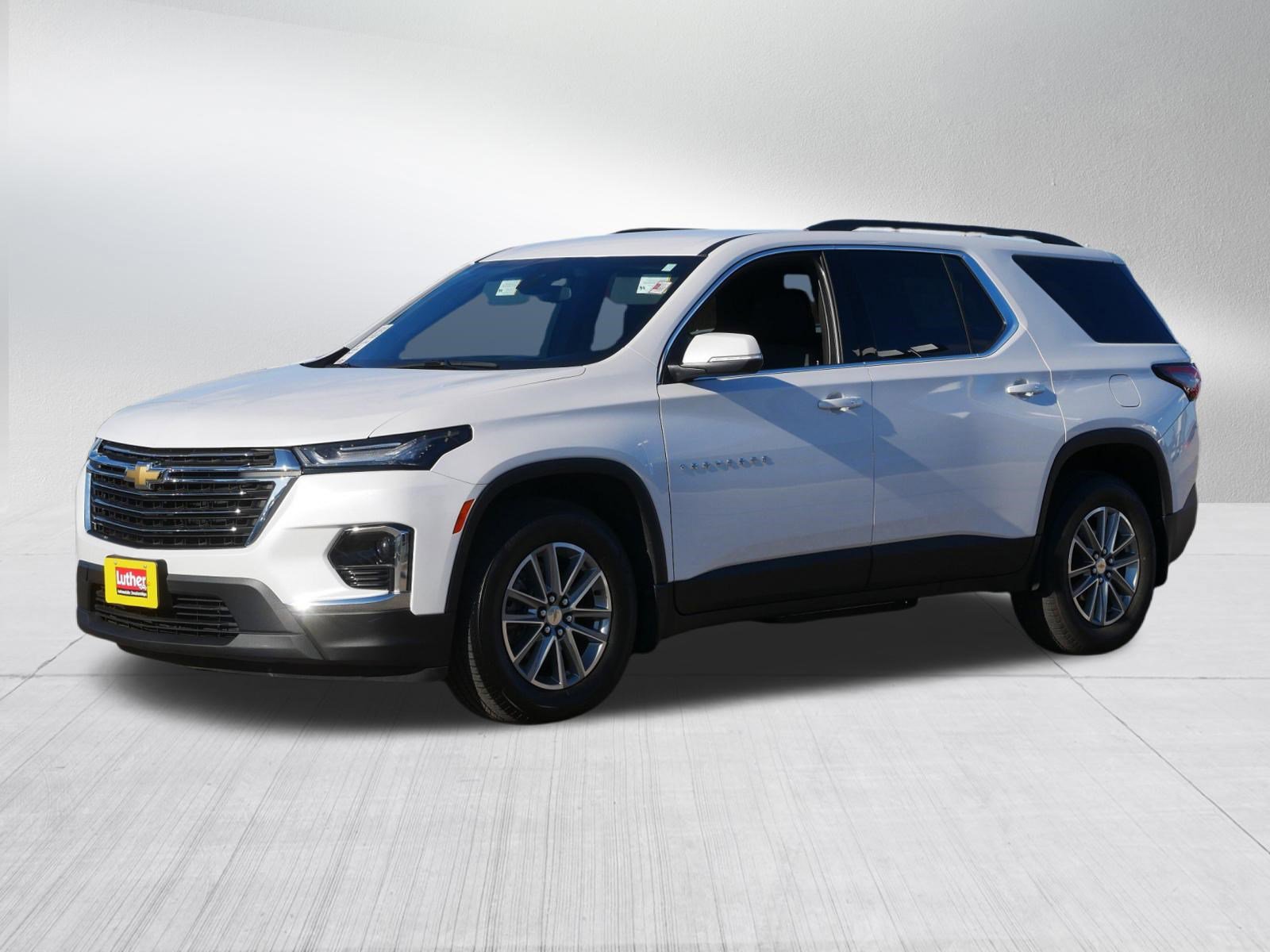 Used 2023 Chevrolet Traverse LT image 3