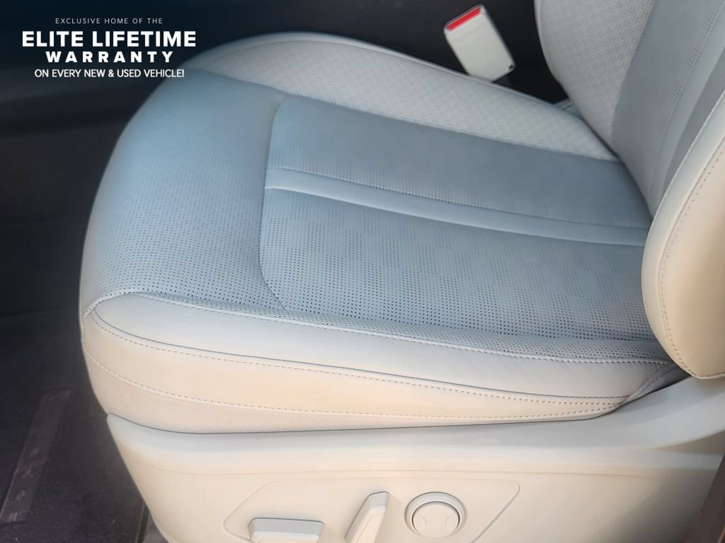 Certified 2025 Kia Sorento EX w/ Panoramic Sunroof Package FWD image 22