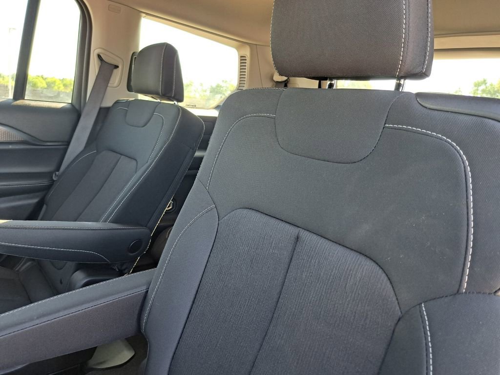 Used 2023 Jeep Grand Cherokee L Laredo image 23