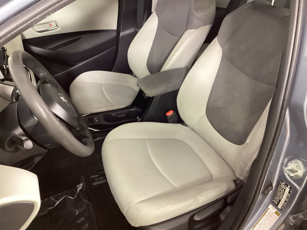 Used 2020 Toyota Corolla LE FWD image 12