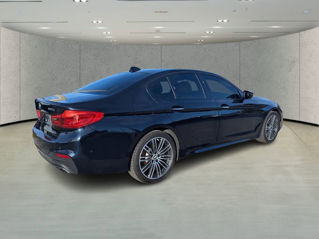Used 2018 BMW 530e w/ M Sport Package 2 image 3