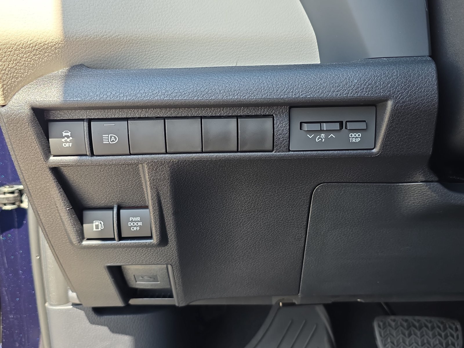 New 2026 Toyota Sienna Limited FWD image 22