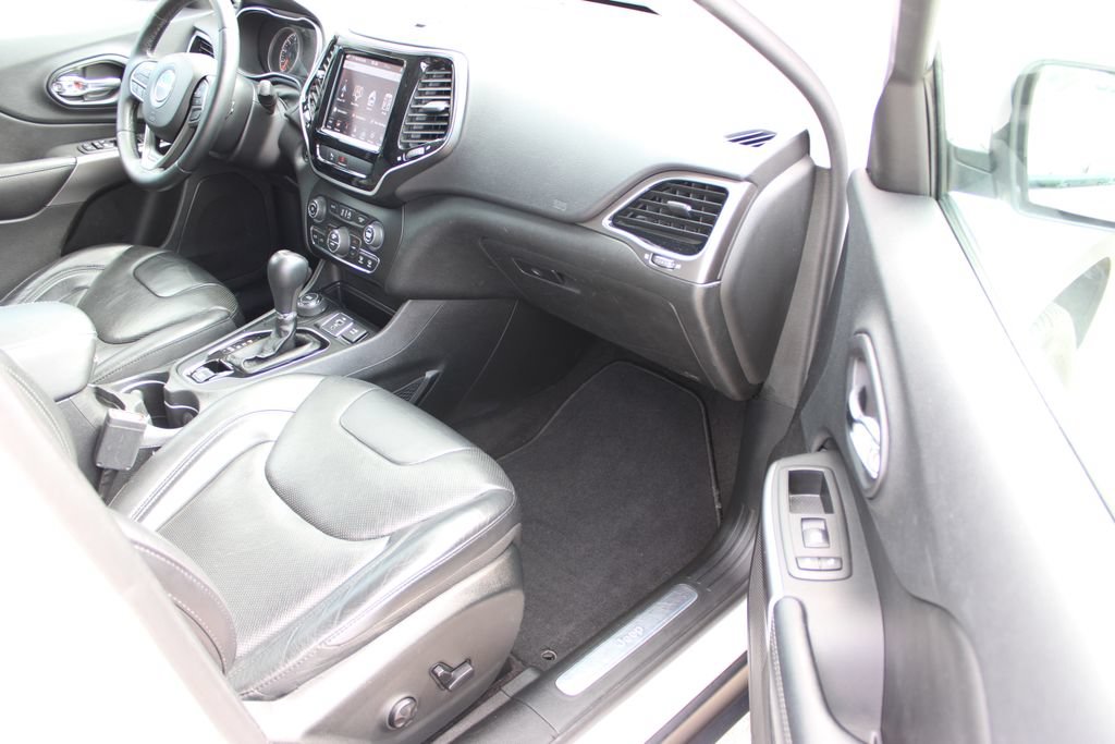 Used 2019 Jeep Cherokee Limited w/ Luxury Group AWD/4WD image 49