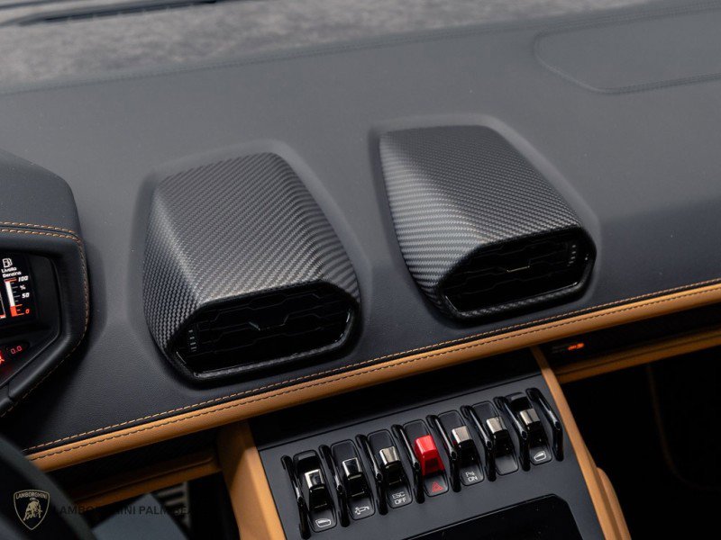 Used 2024 Lamborghini Huracan Tecnica image 13