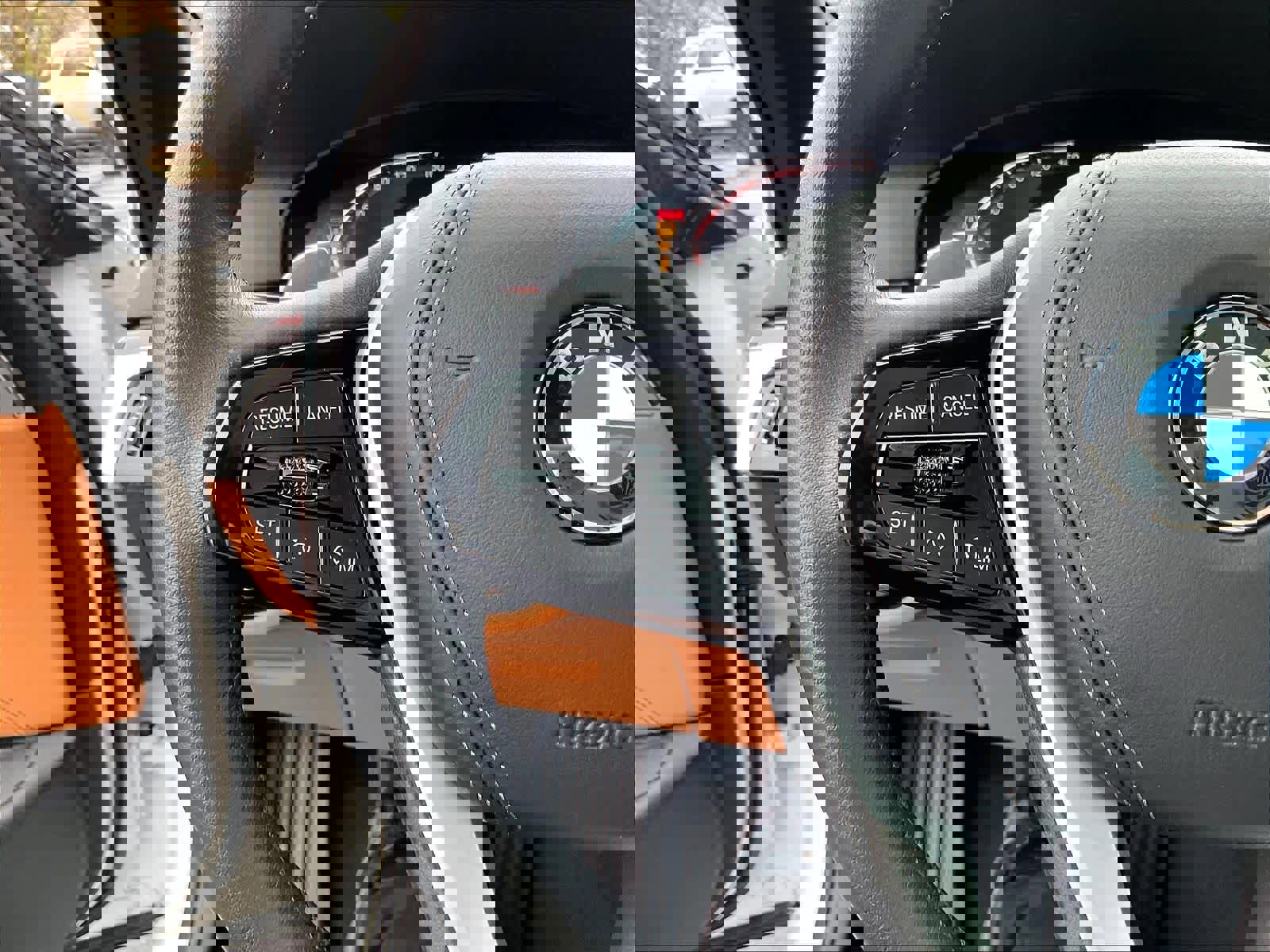 Used 2023 BMW 540i w/ Convenience Package image 20