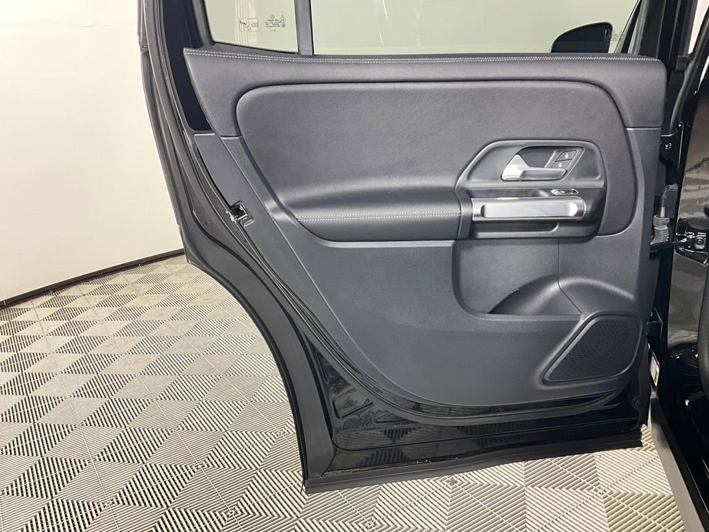 Used 2022 Mercedes-Benz GLB 250 image 29