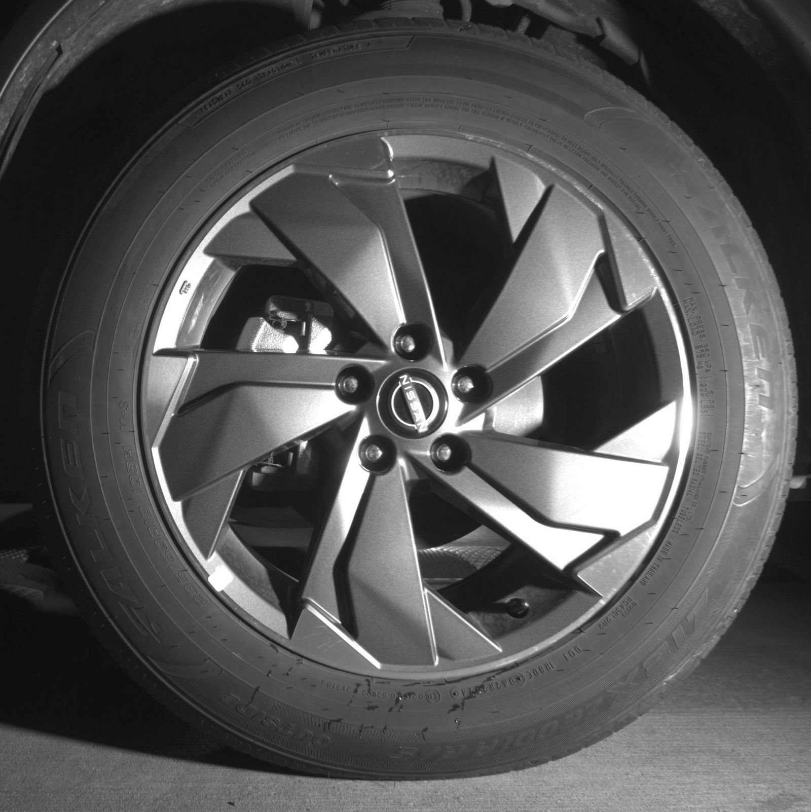 Used 2025 Nissan Rogue SV FWD image 15