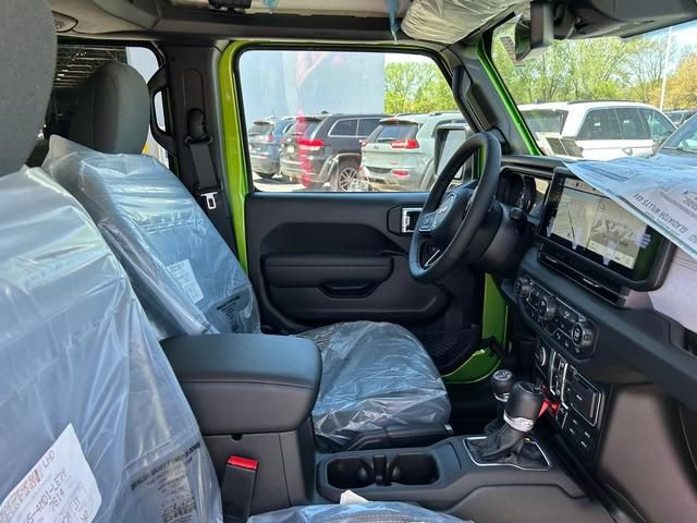 New 2025 Jeep Gladiator Sport AWD/4WD image 31