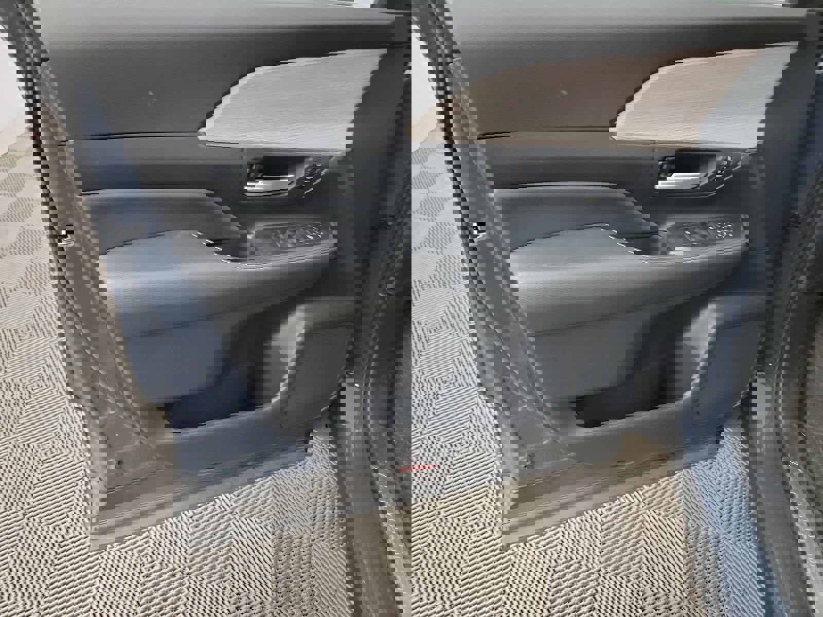 Used 2024 Toyota Grand Highlander Limited image 9