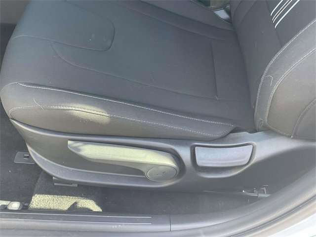 Certified 2025 Hyundai Elantra Sport image 13