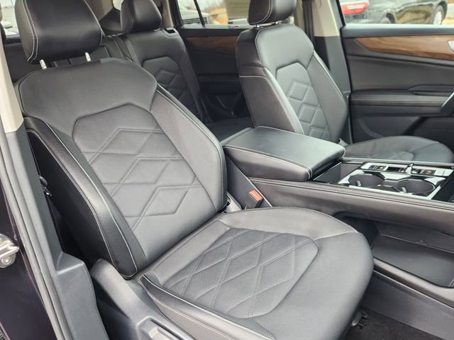 Certified 2025 Volkswagen Atlas SE image 14