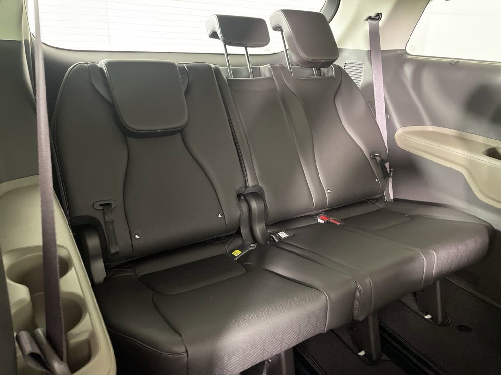 New 2026 Kia Carnival SX image 18